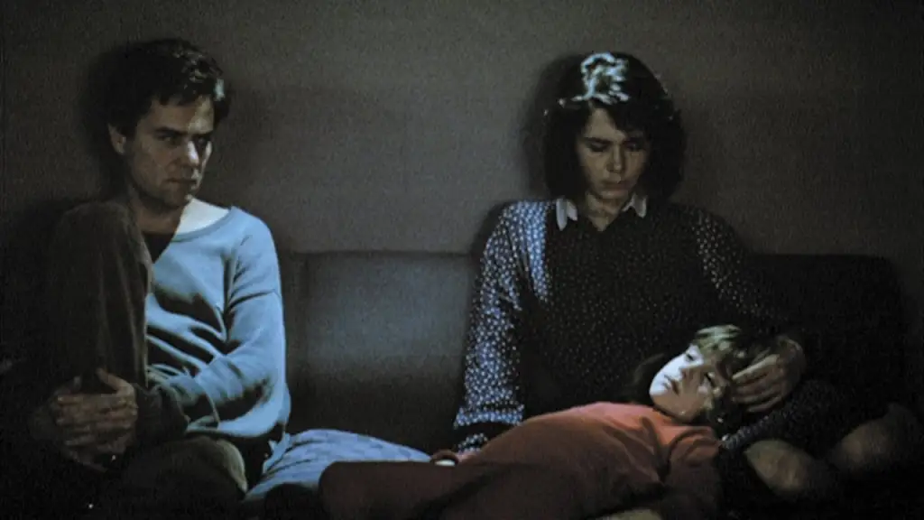 The-Seventh-Continent-Yedinci-Kita-1989-Filmi-Incelemesi The Seventh Continent (Yedinci Kıta – 1989) | Kapitalizm, Yabancılaşma ve Varoluş Üzerine Film İncelemesi